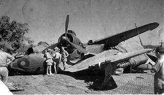 Beaufighter prang 211 Sqn.jpg 2