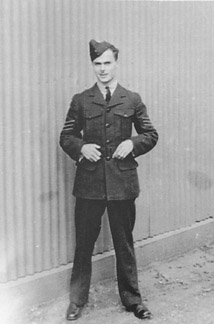 Dudman SgtBrown in RAAF blue postevac42